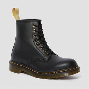 Dr. Martens Vegan 1460